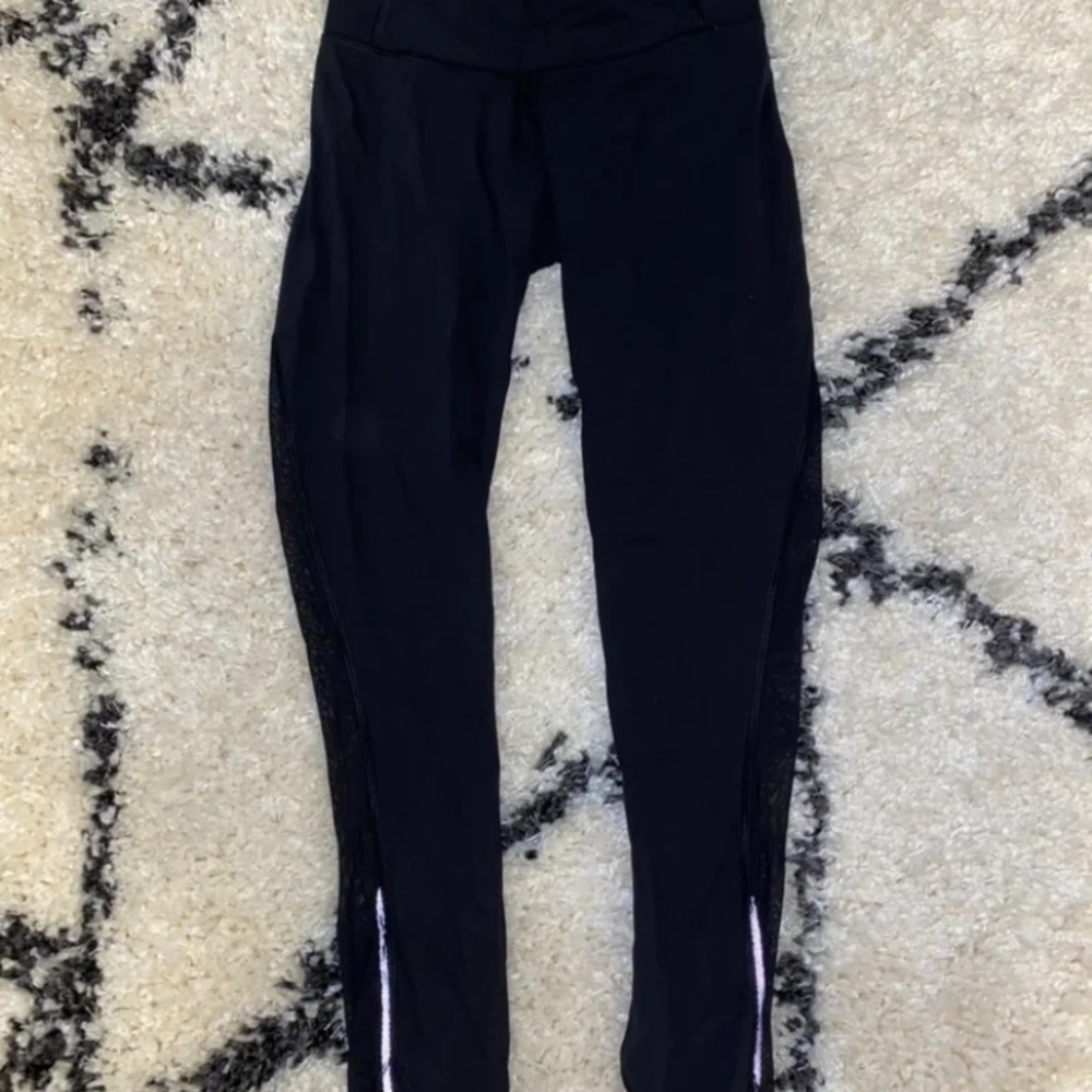 Lulu lemon cropped leggings with mesh detail